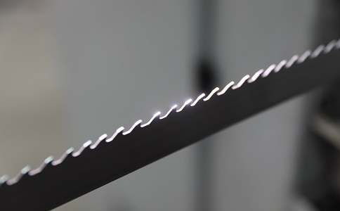 安顺双金属带锯条产生切削噪音的原因具体有哪些？